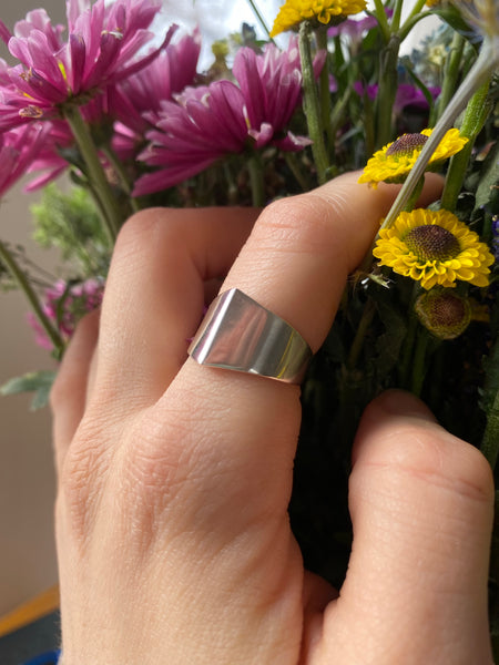 Shield Ring - Women's